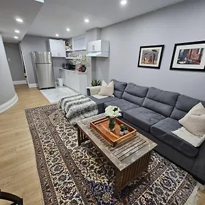 Appartement Basement In Luxury Beach House Toronto