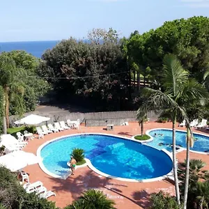 adeles-apartment-mulinia-residence.sicilyhotelsitaly.net/